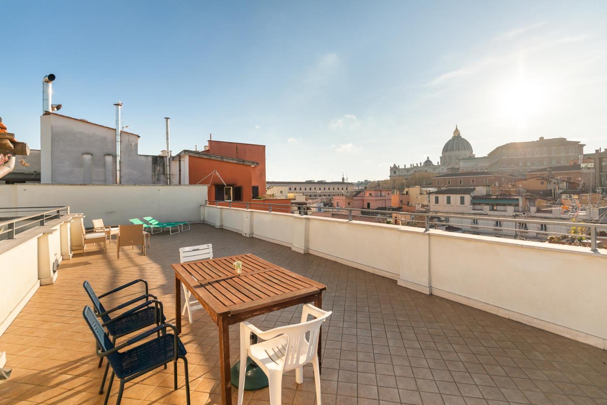 Appartamento Penthouse In Exclusive Borgo Pio District Roma Esterno foto