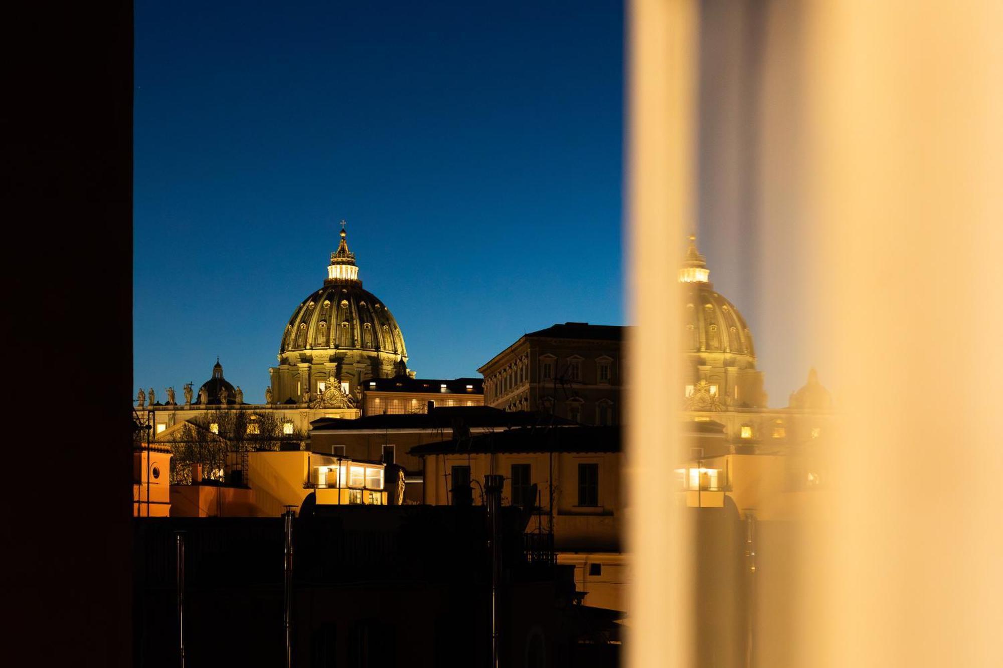 Appartamento Penthouse In Exclusive Borgo Pio District Roma Esterno foto