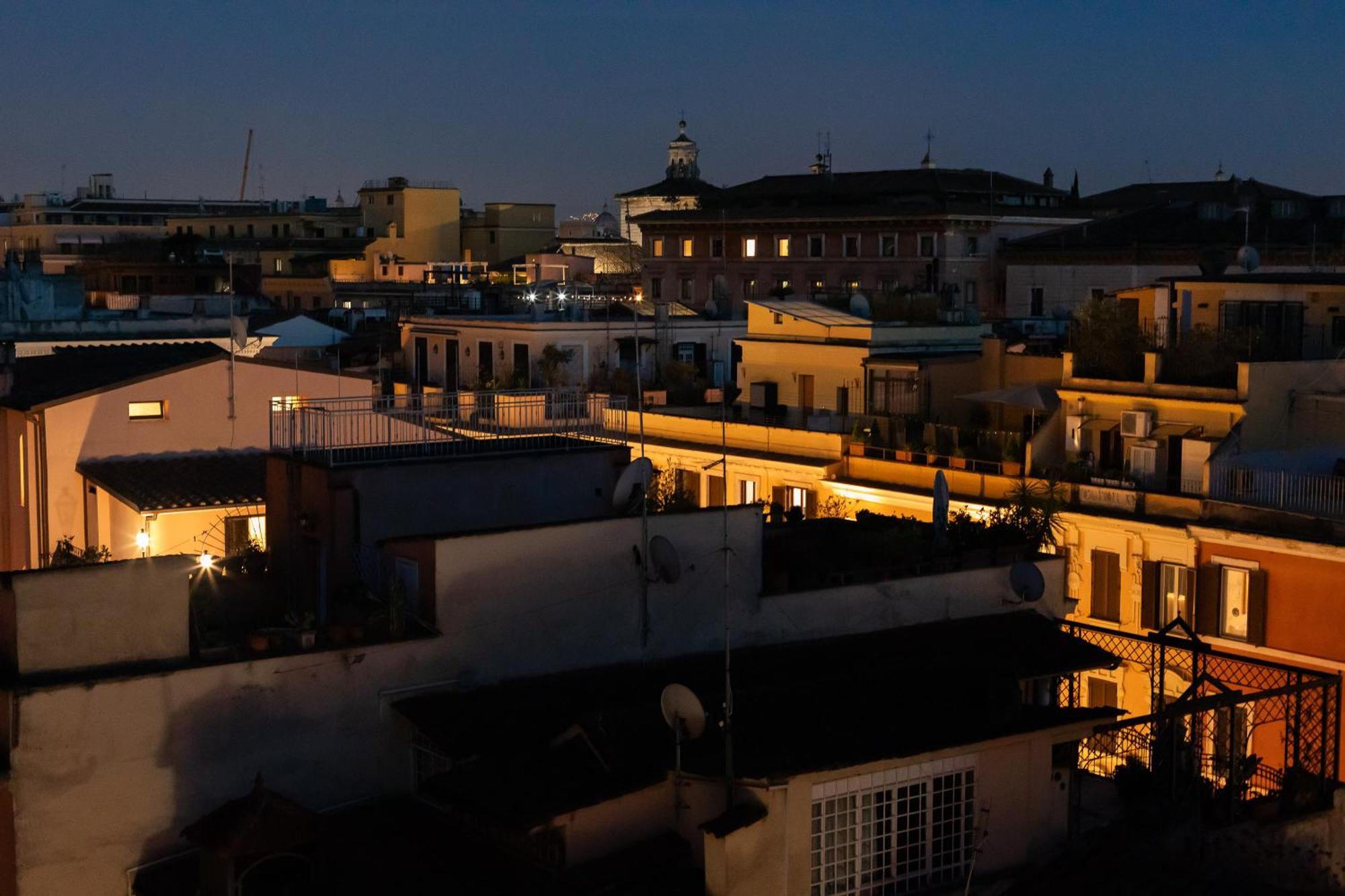 Appartamento Penthouse In Exclusive Borgo Pio District Roma Esterno foto